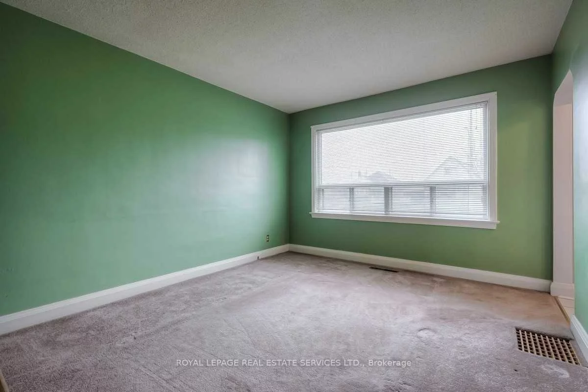 12, Coniston, Clairlea-Birchmount, Toronto
