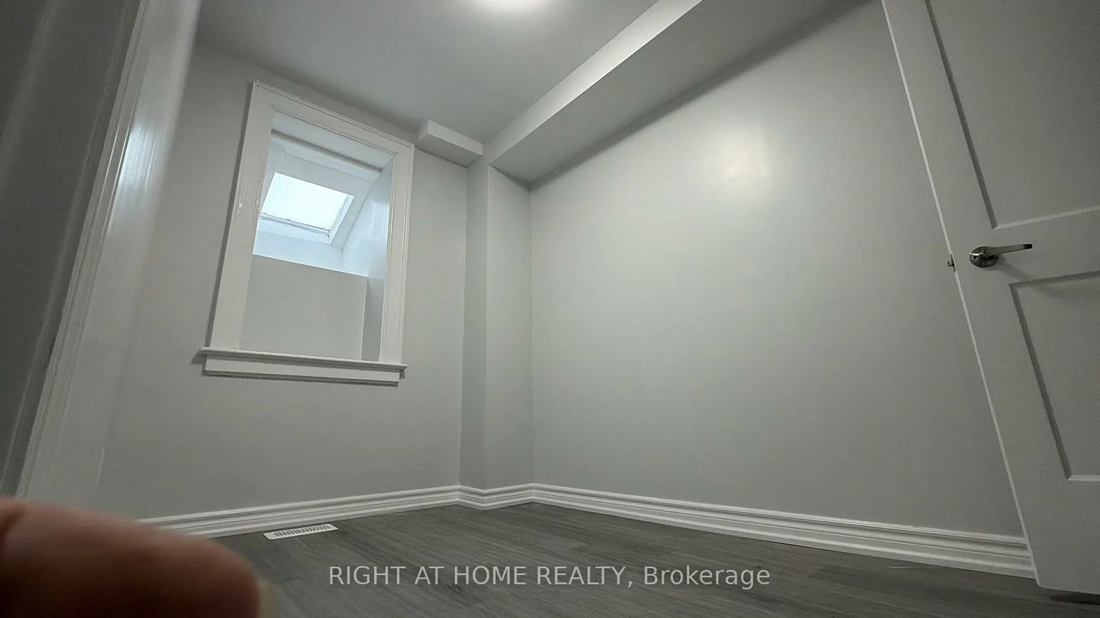 408, Strathmore, Danforth, Toronto