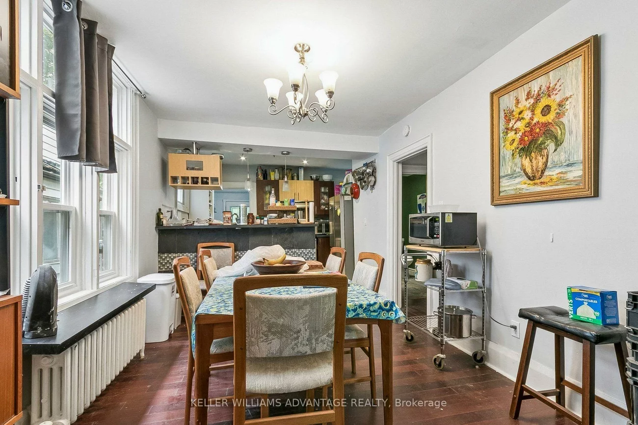 585, Woodbine, East End-Danforth, Toronto