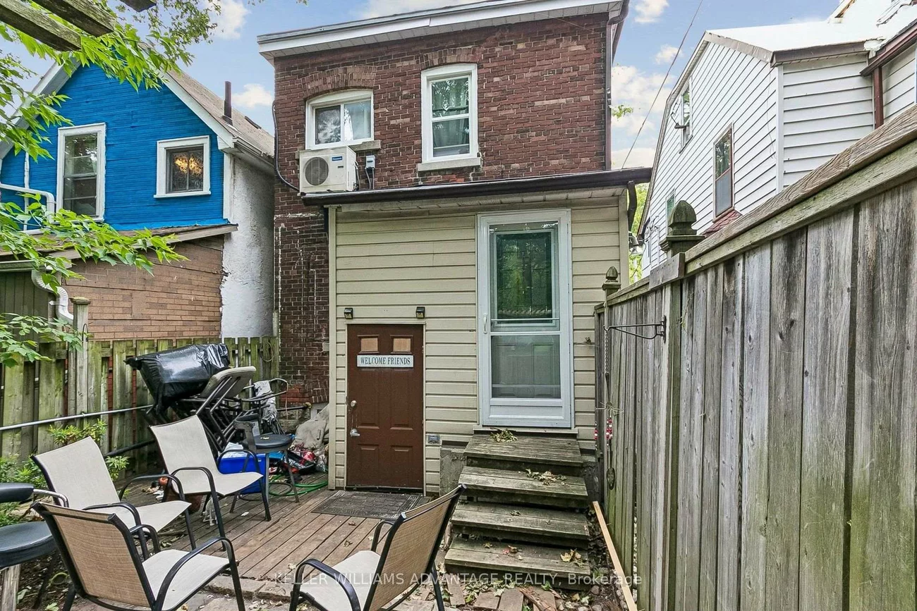 585, Woodbine, East End-Danforth, Toronto