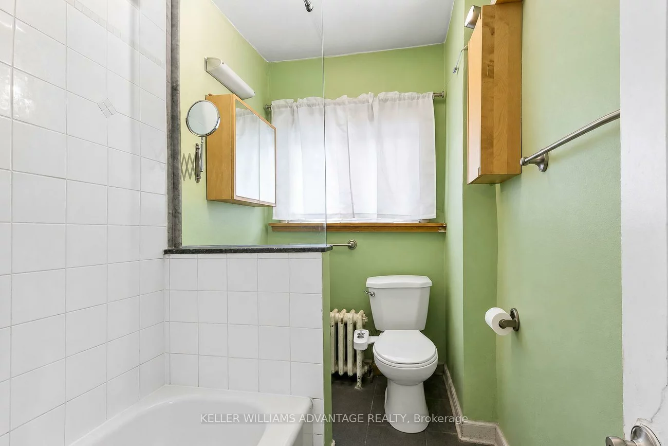 585, Woodbine, East End-Danforth, Toronto