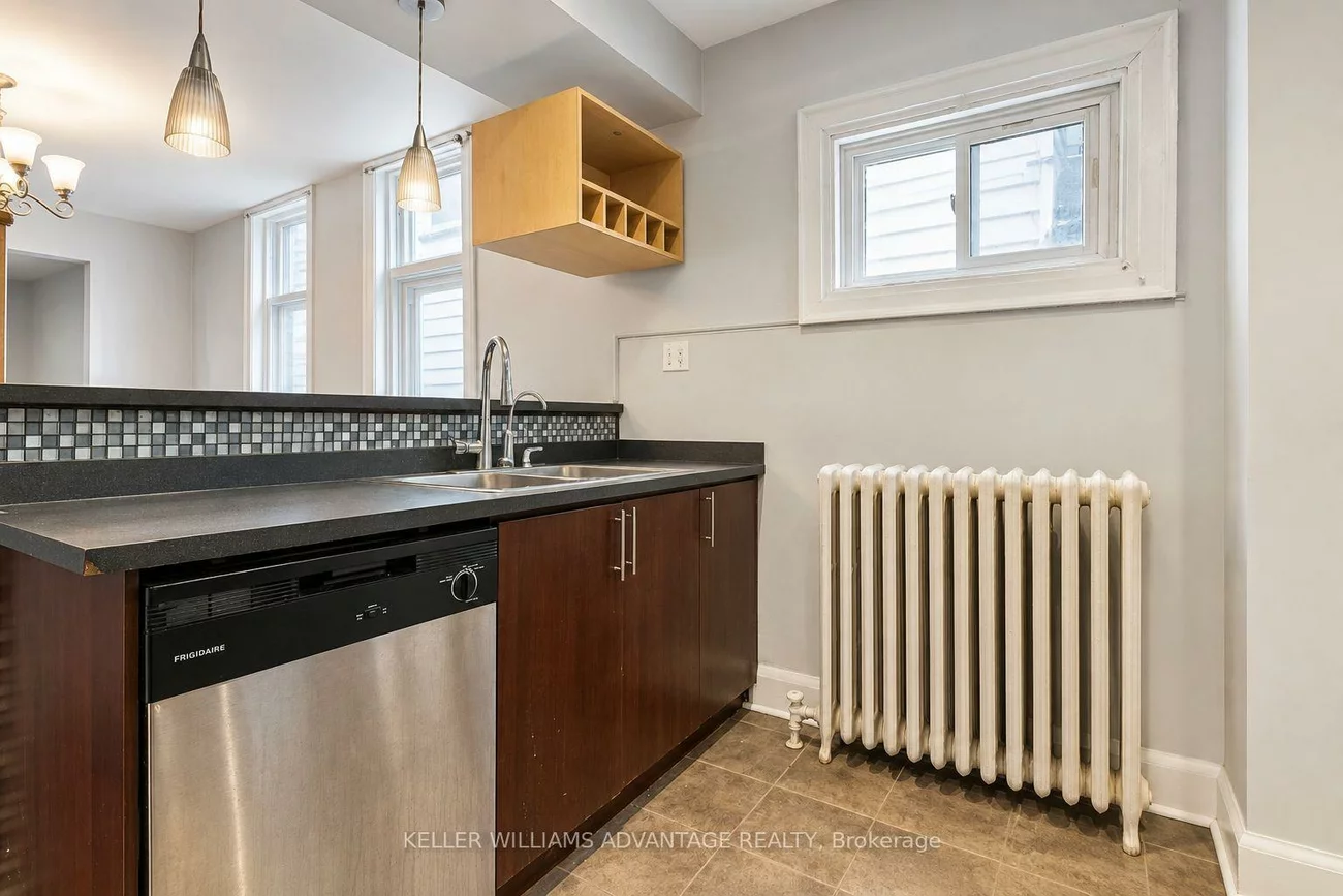 585, Woodbine, East End-Danforth, Toronto