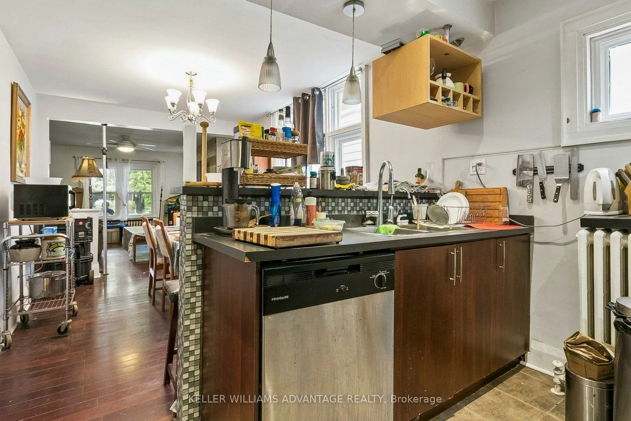 585, Woodbine, East End-Danforth, Toronto