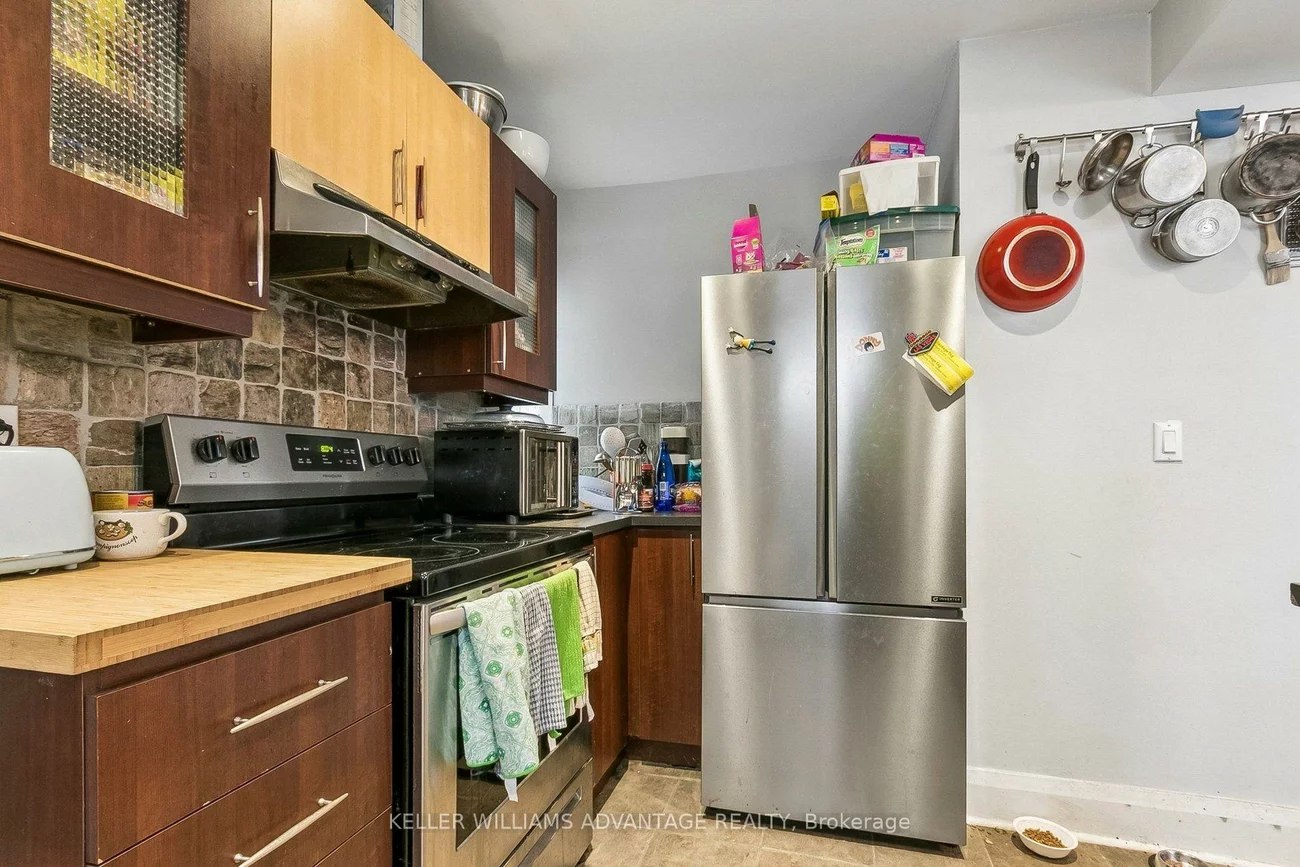 585, Woodbine, East End-Danforth, Toronto