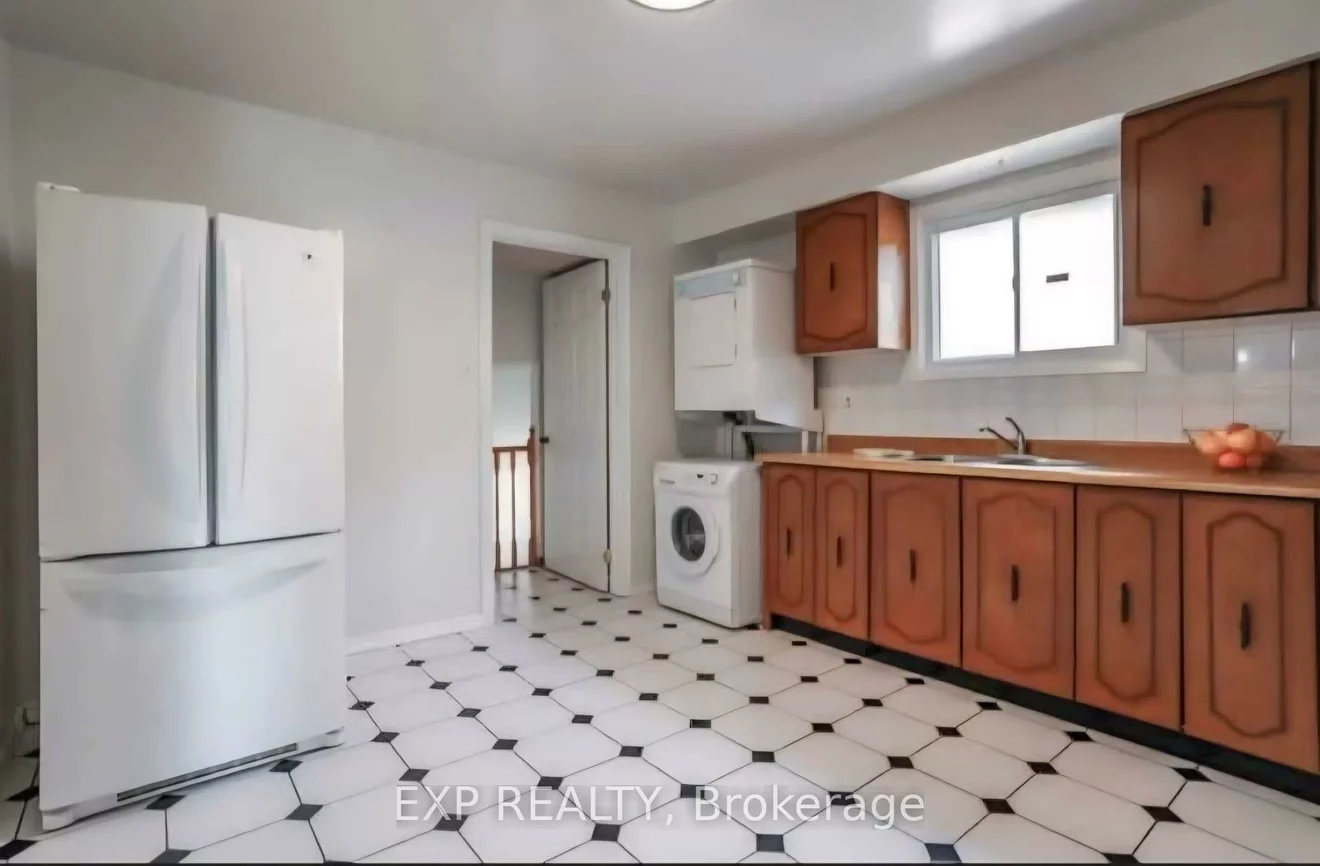 26, Greenleaf, Malvern, Toronto