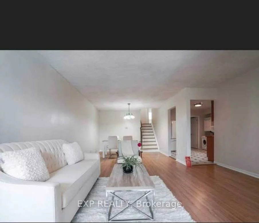 26, Greenleaf, Malvern, Toronto