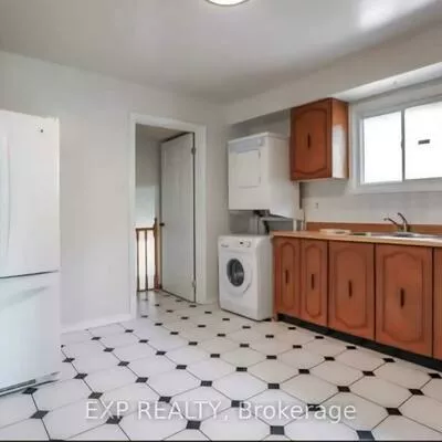 26, Greenleaf, Malvern, Toronto