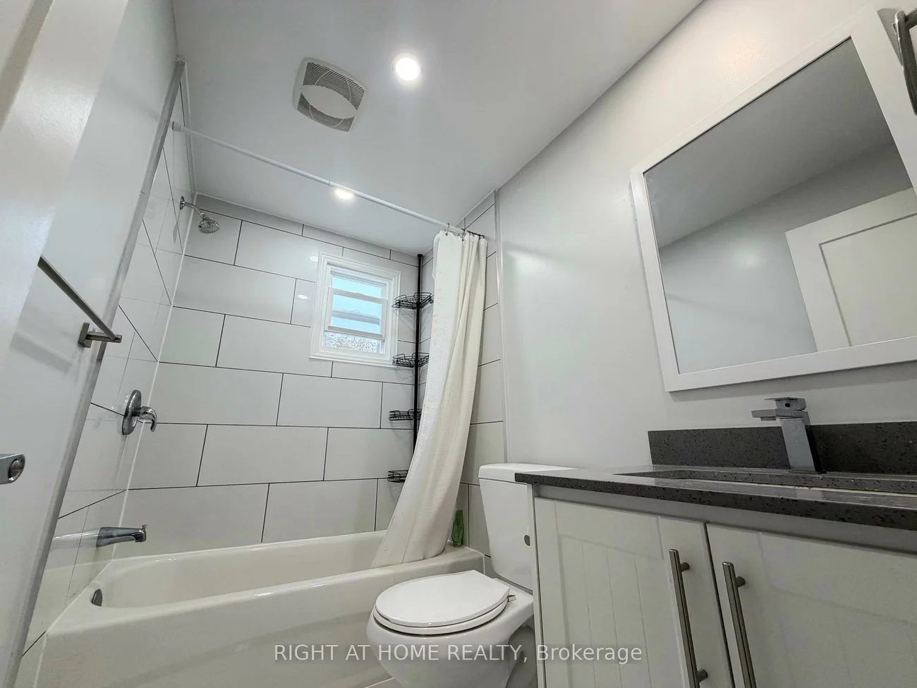 408, Strathmore, Danforth, Toronto