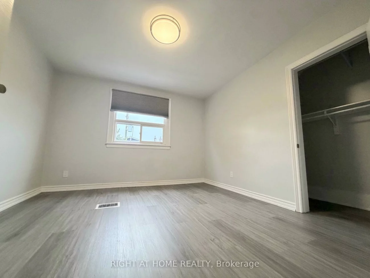 408, Strathmore, Danforth, Toronto
