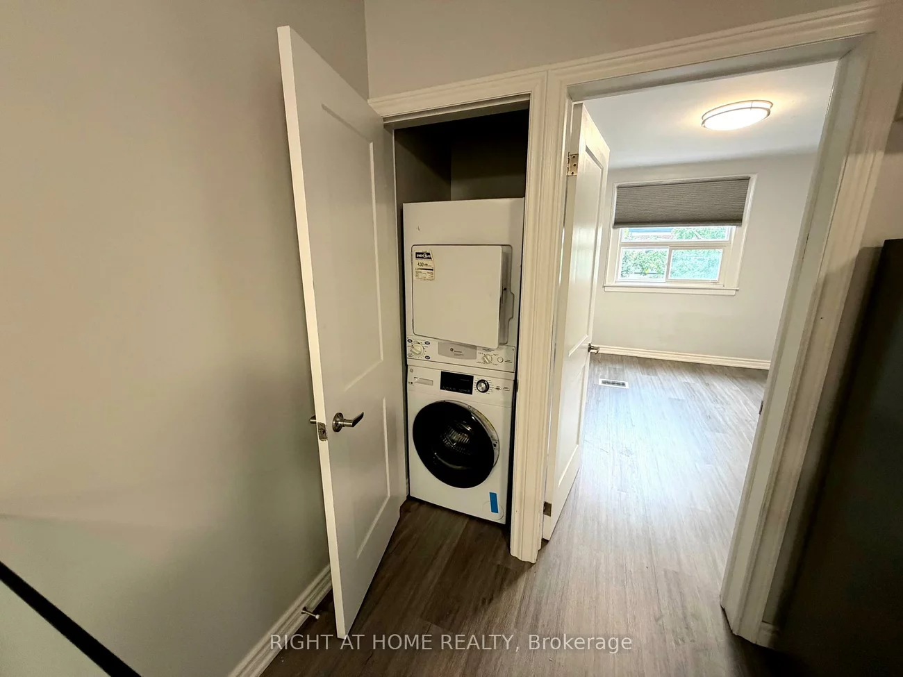 408, Strathmore, Danforth, Toronto