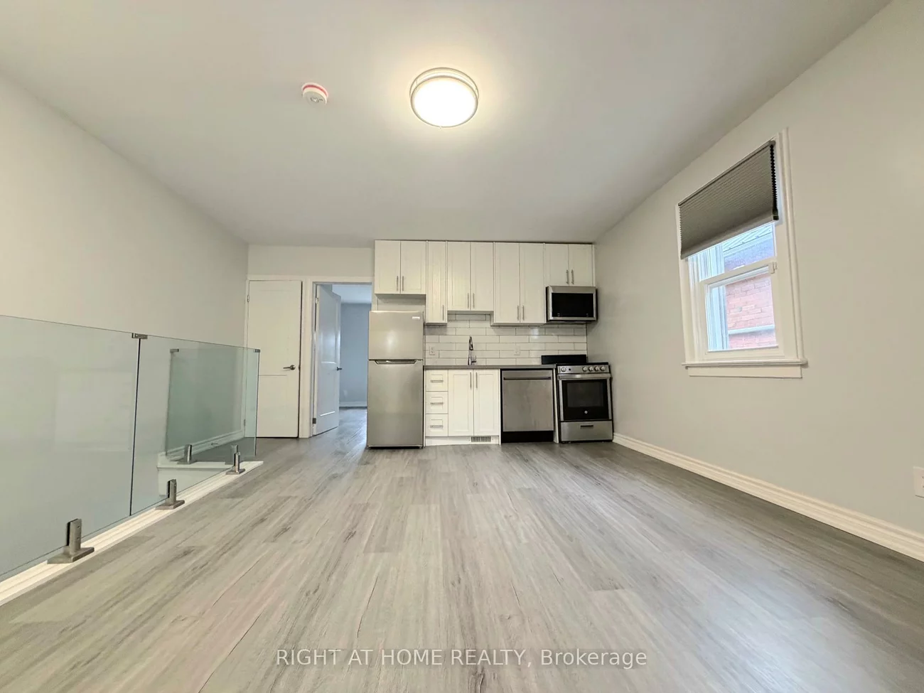 408, Strathmore, Danforth, Toronto