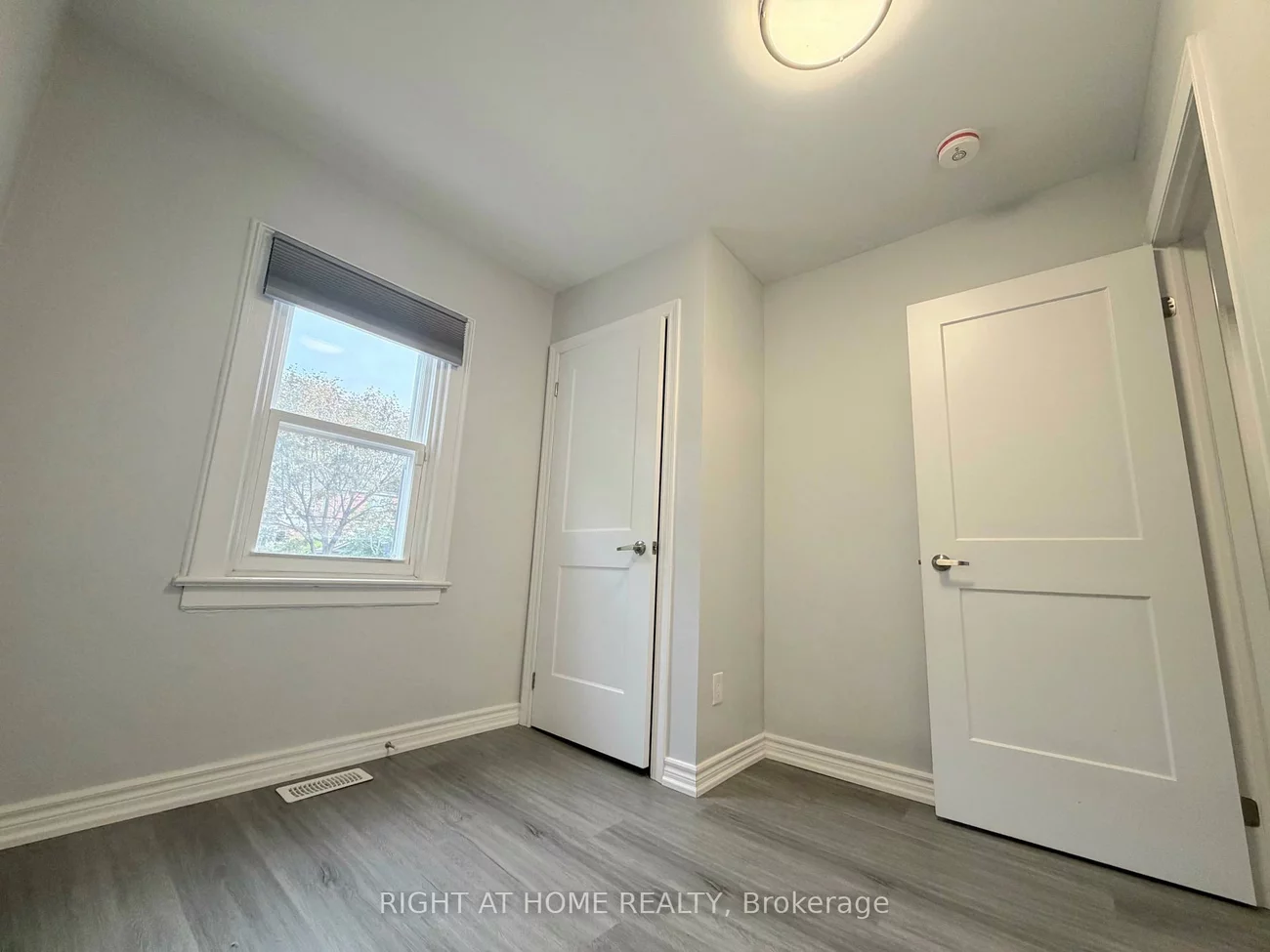 408, Strathmore, Danforth, Toronto