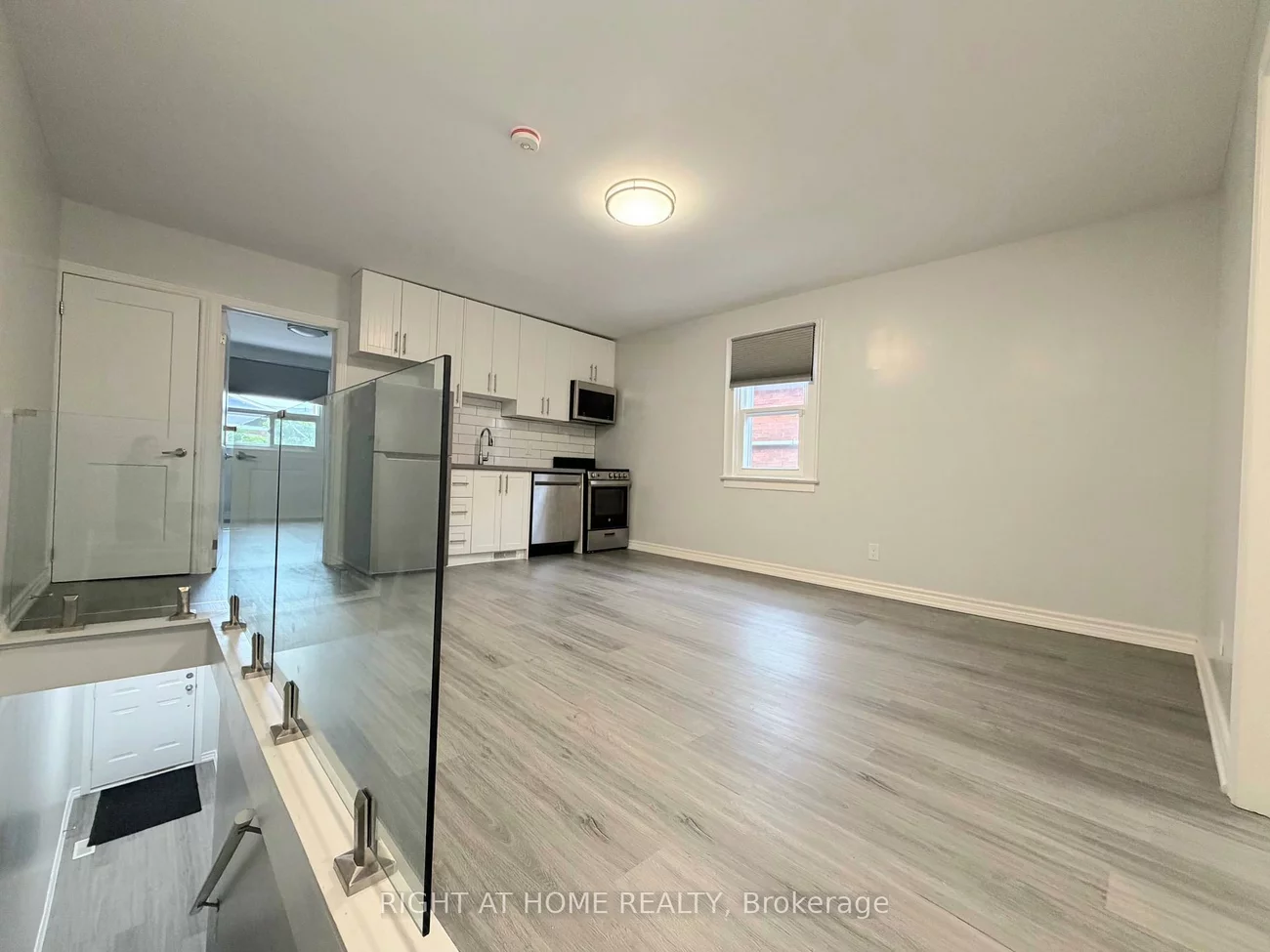408, Strathmore, Danforth, Toronto