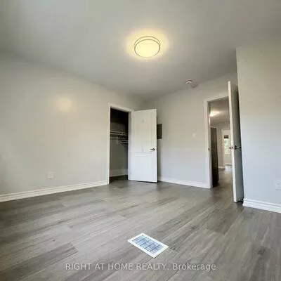 408, Strathmore, Danforth, Toronto