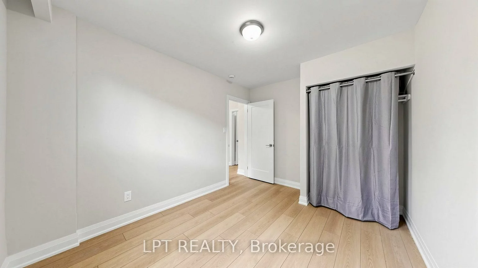 477a, Cosburn, Danforth Village-East York, Toronto