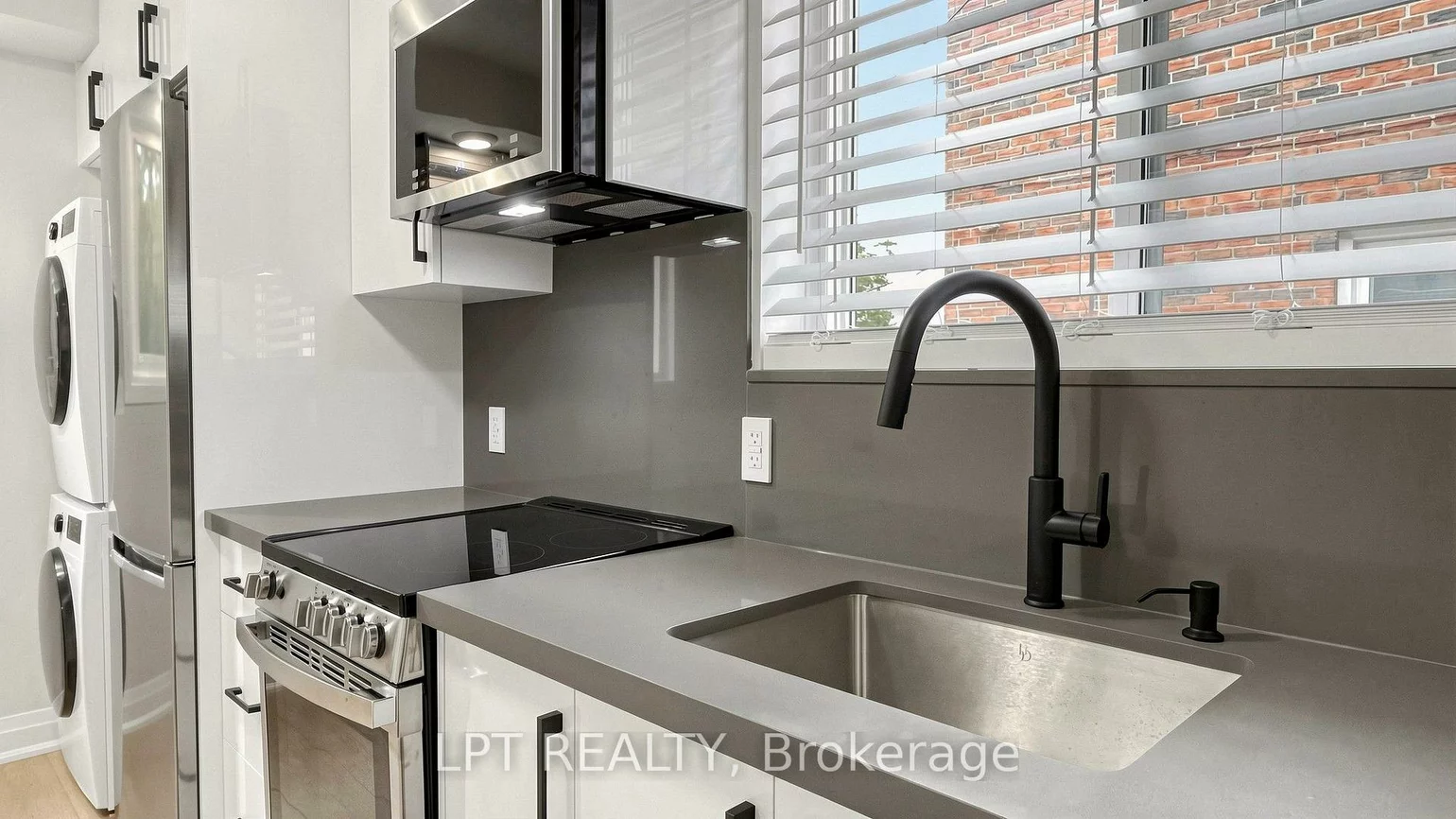 477a, Cosburn, Danforth Village-East York, Toronto