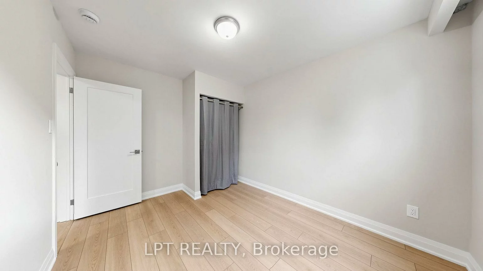 477a, Cosburn, Danforth Village-East York, Toronto