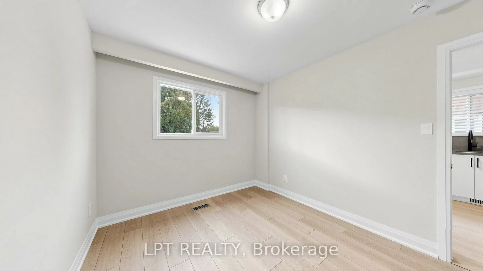 477a, Cosburn, Danforth Village-East York, Toronto