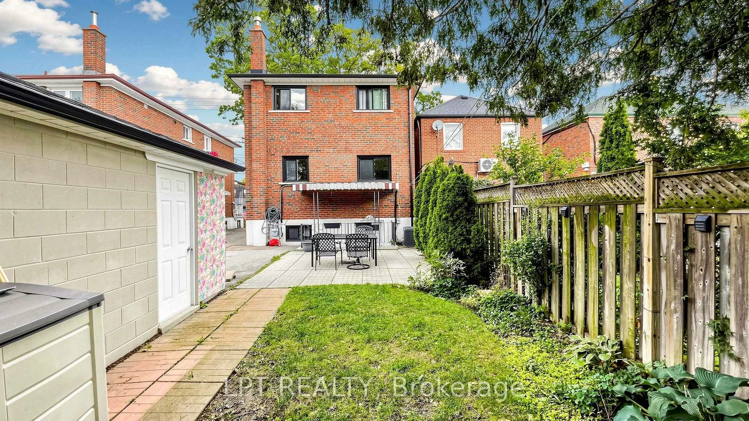 477a, Cosburn, Danforth Village-East York, Toronto