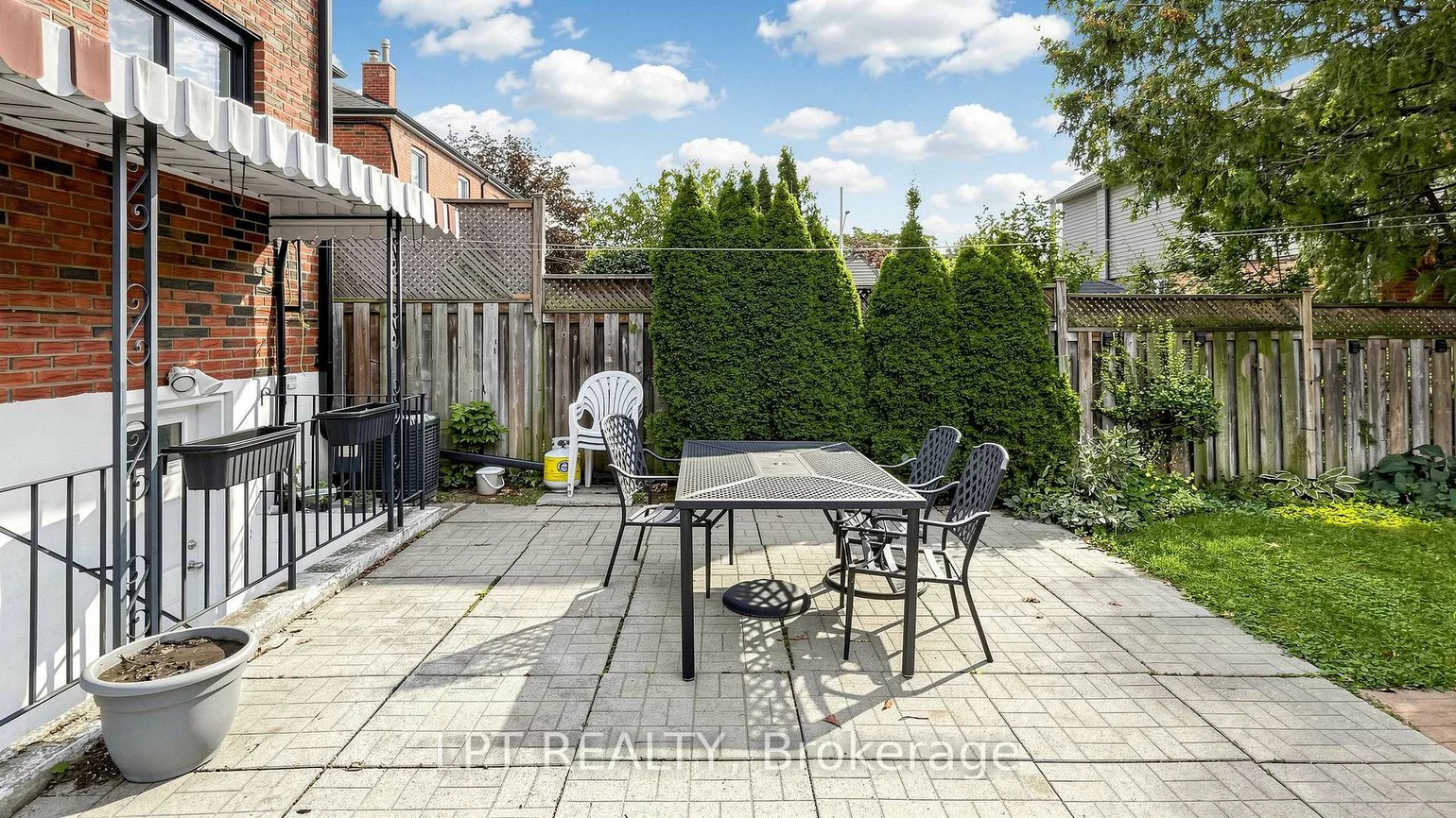 477a, Cosburn, Danforth Village-East York, Toronto