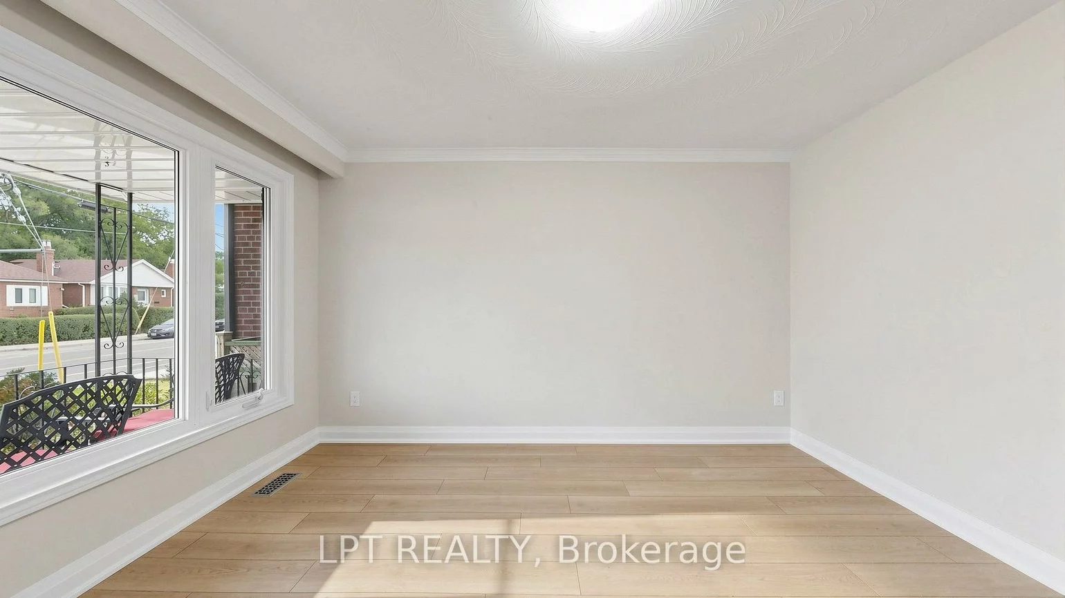 477a, Cosburn, Danforth Village-East York, Toronto