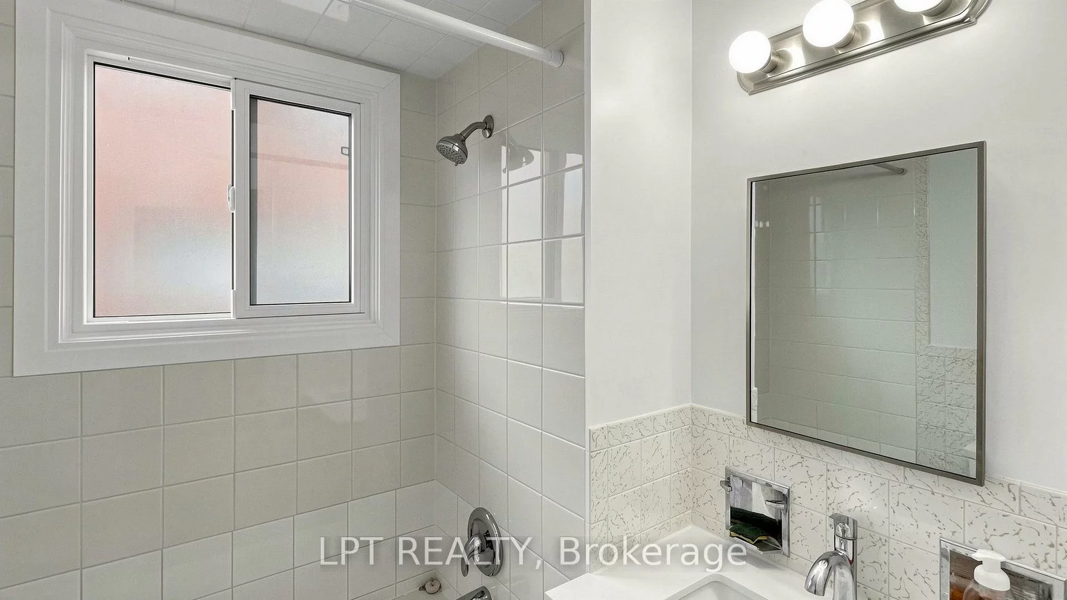 477a, Cosburn, Danforth Village-East York, Toronto