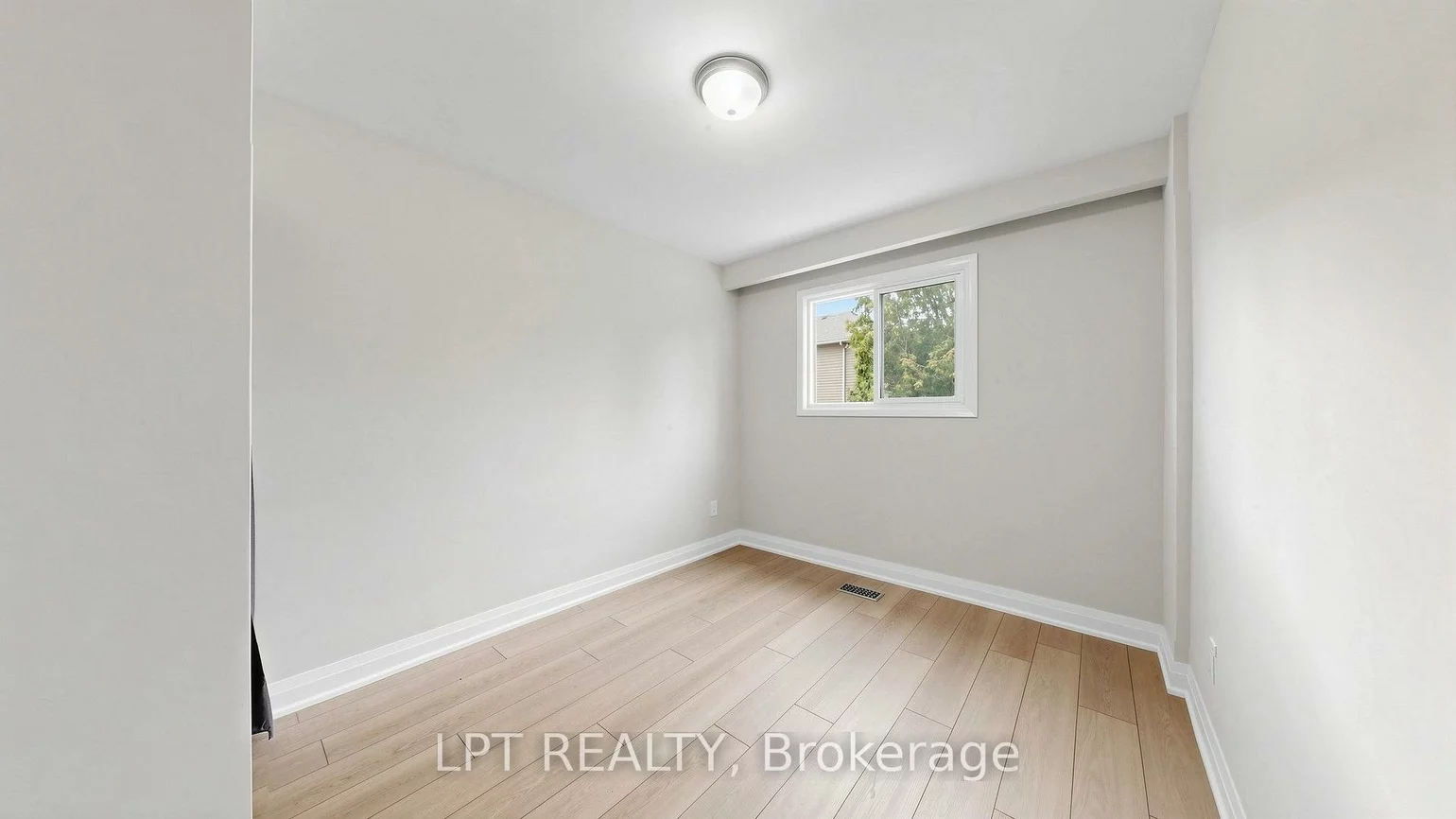 477a, Cosburn, Danforth Village-East York, Toronto