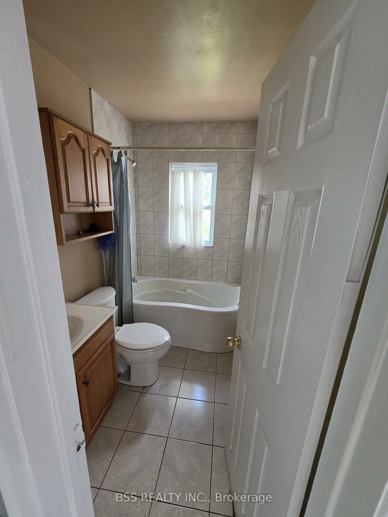 88, Southampton, Eglinton East, Toronto