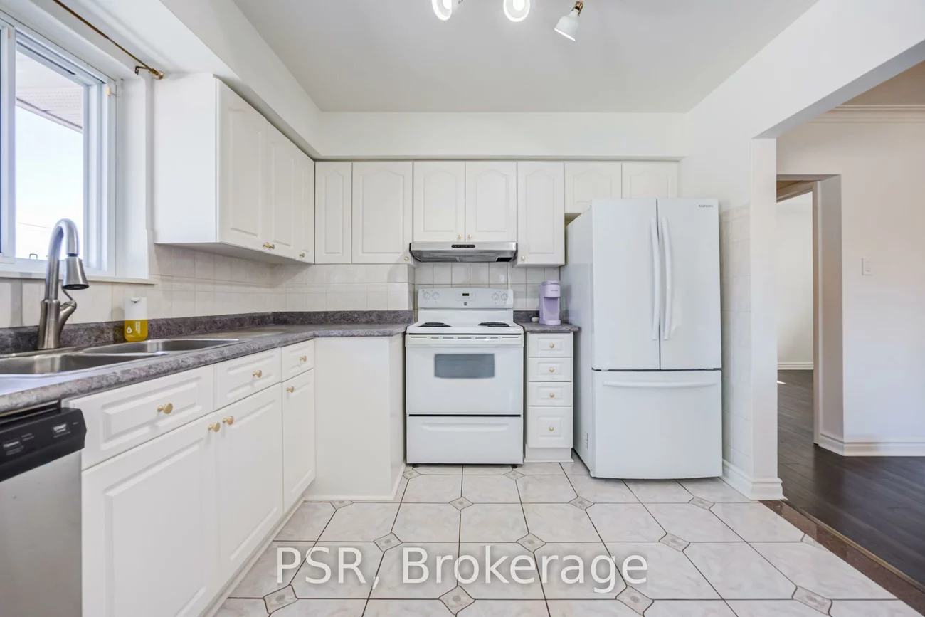 53, Marcos, Bendale, Toronto