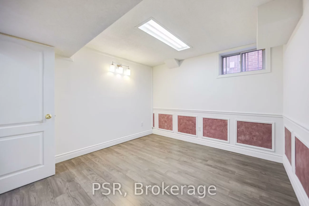 53, Marcos, Bendale, Toronto