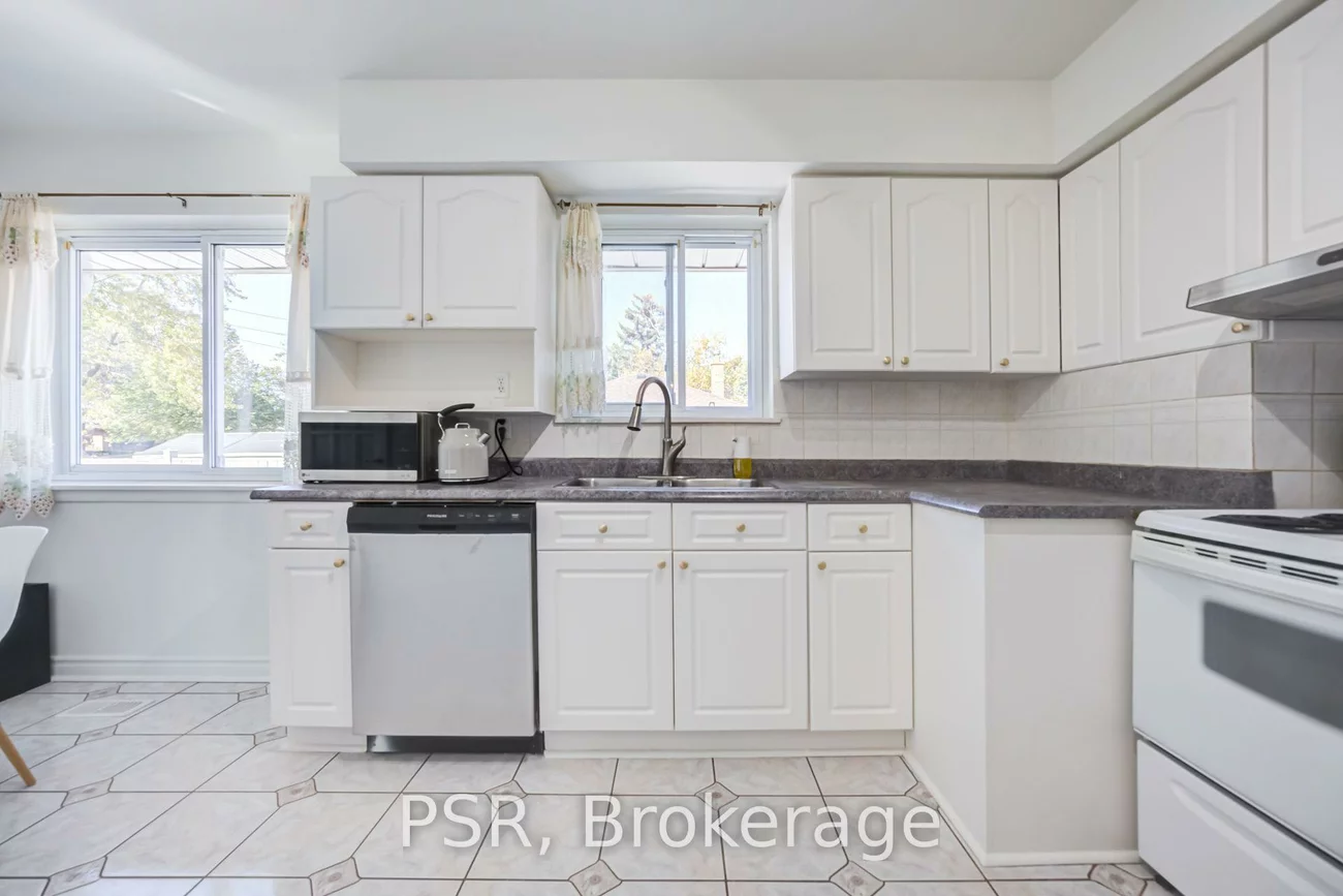 53, Marcos, Bendale, Toronto