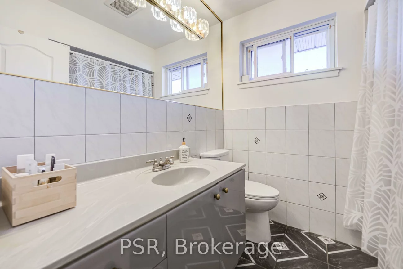 53, Marcos, Bendale, Toronto