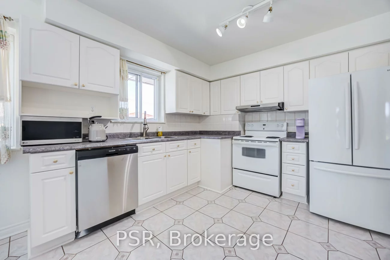 53, Marcos, Bendale, Toronto