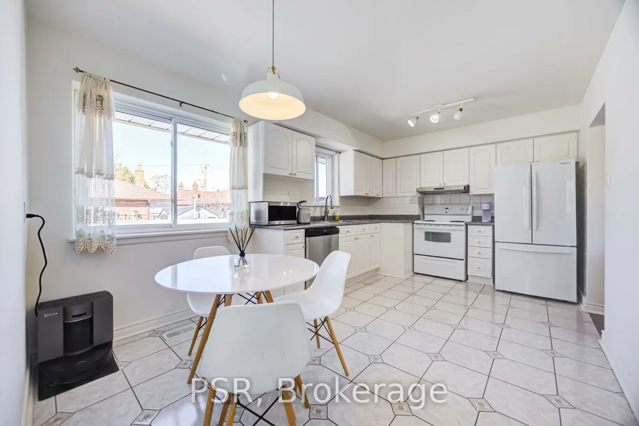 53, Marcos, Bendale, Toronto