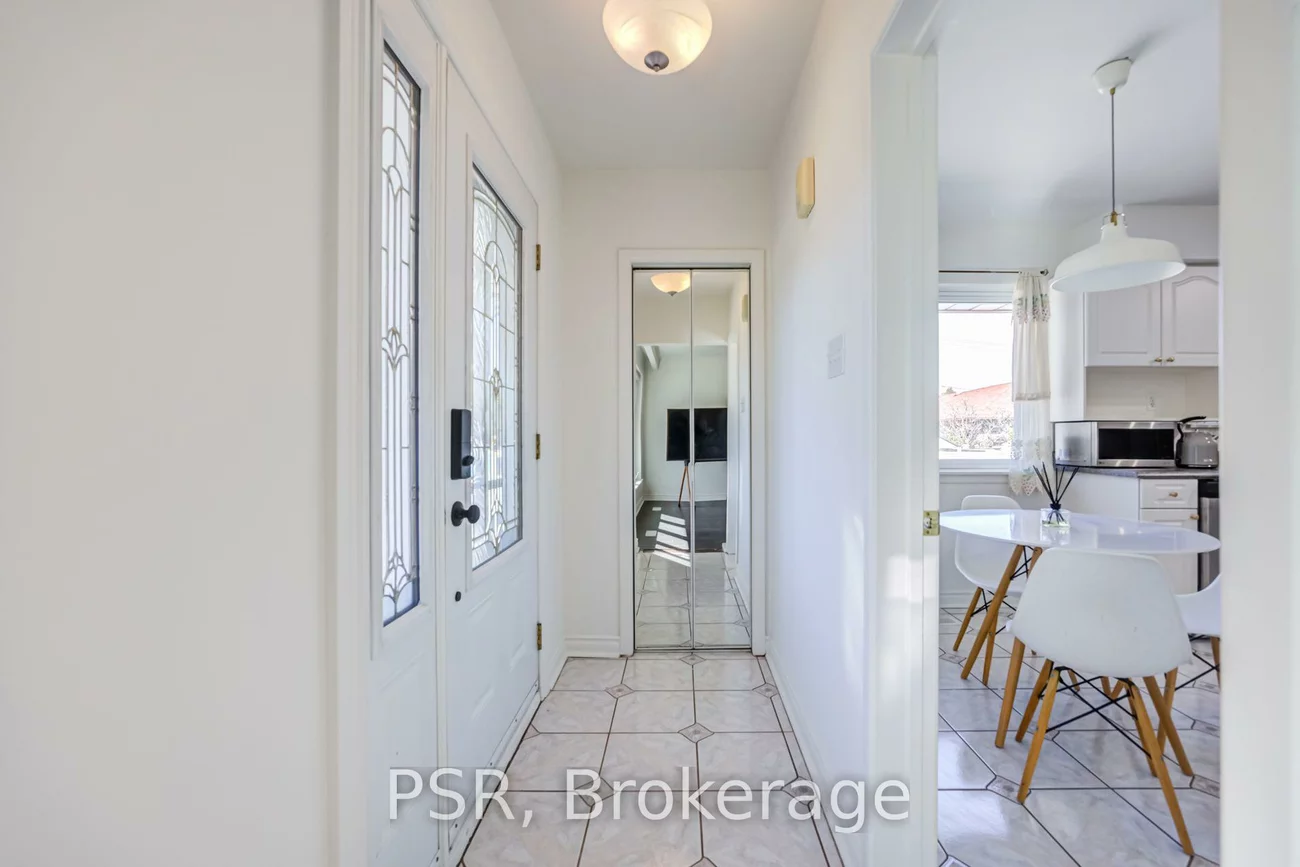 53, Marcos, Bendale, Toronto