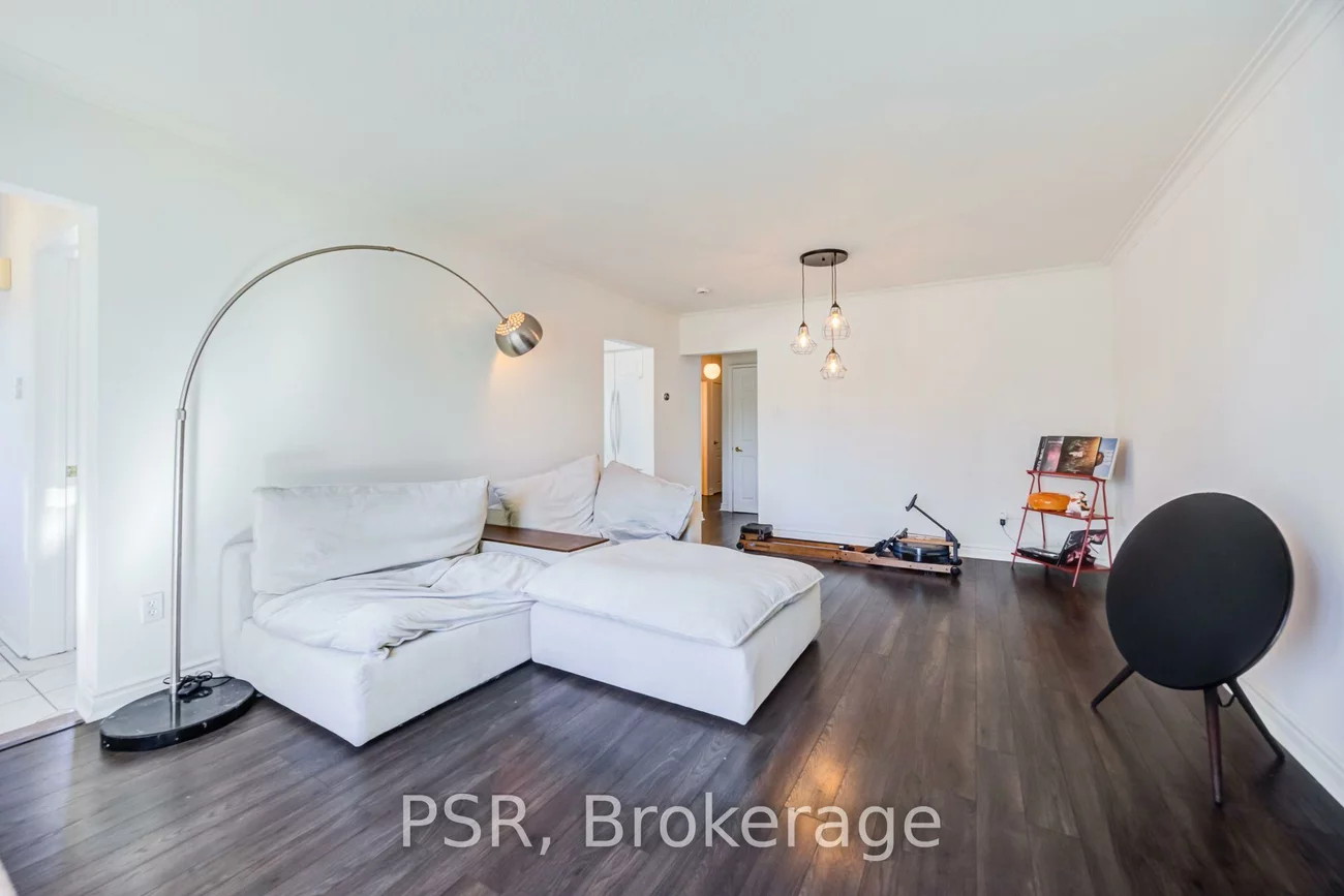 53, Marcos, Bendale, Toronto