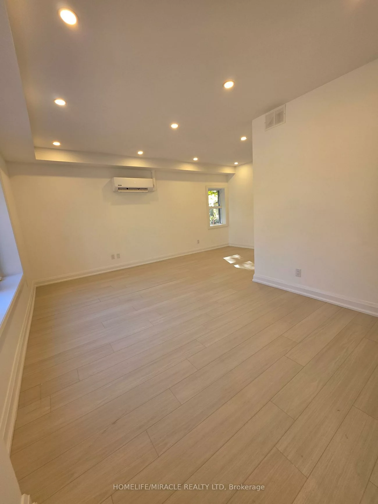 22, Rossander, Bendale, Toronto