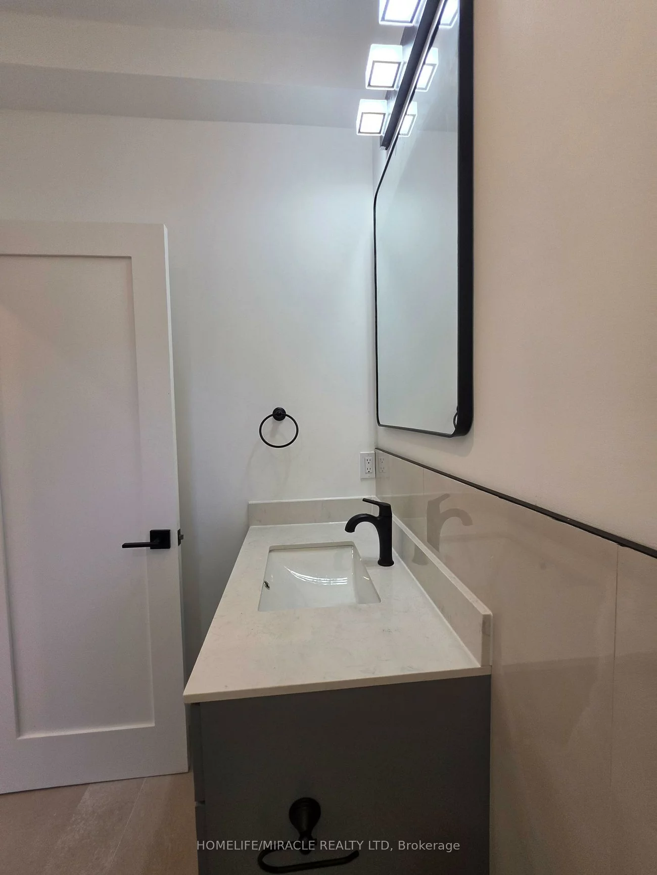 22, Rossander, Bendale, Toronto