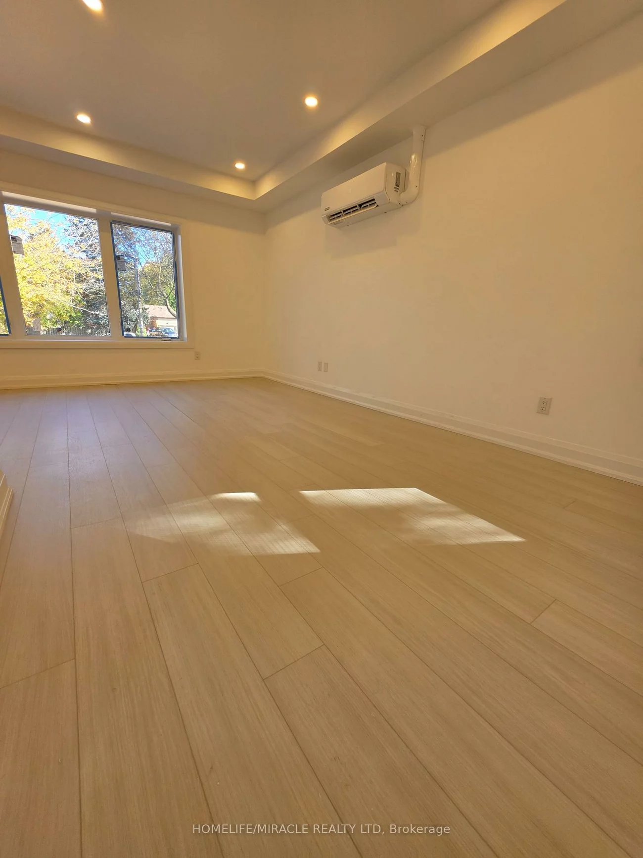 22, Rossander, Bendale, Toronto