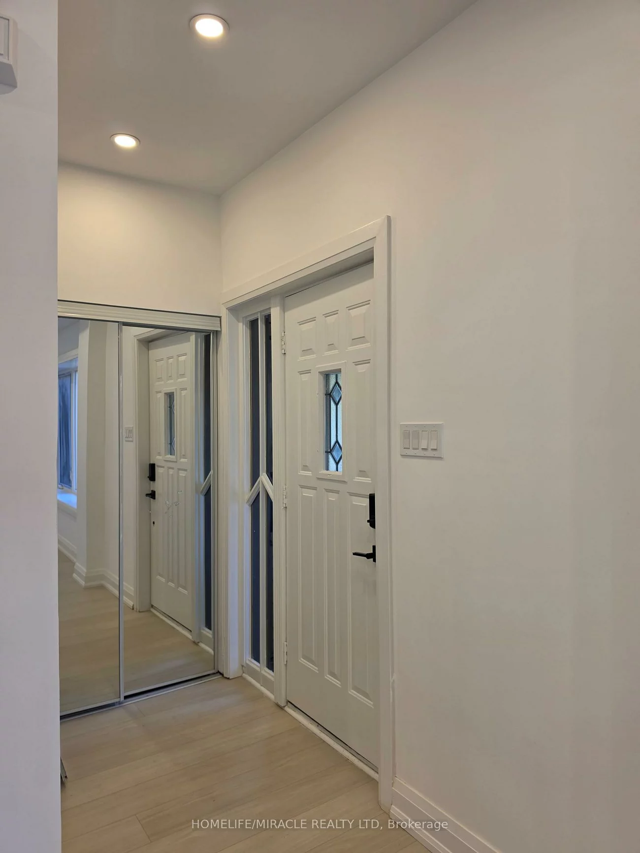 22, Rossander, Bendale, Toronto
