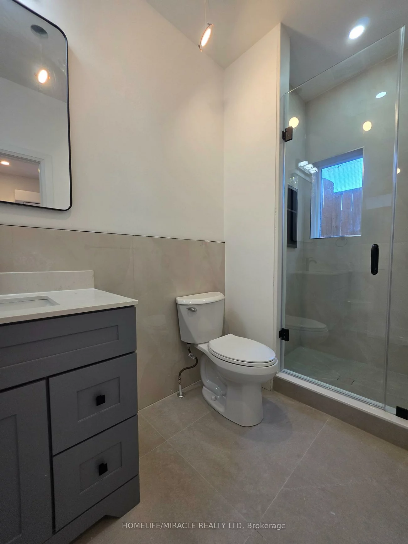 22, Rossander, Bendale, Toronto