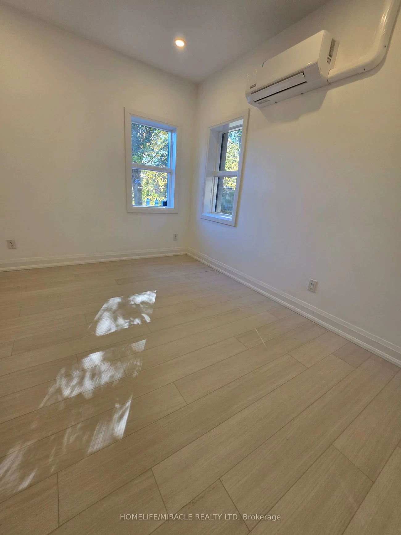 22, Rossander, Bendale, Toronto