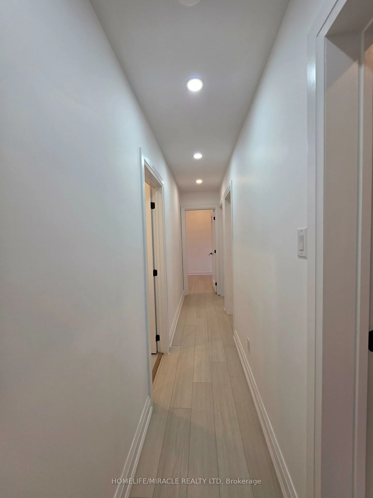 22, Rossander, Bendale, Toronto