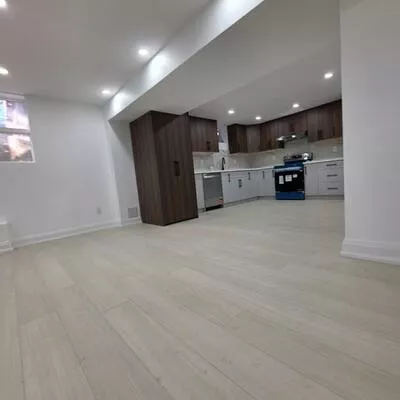22, Rossander, Bendale, Toronto