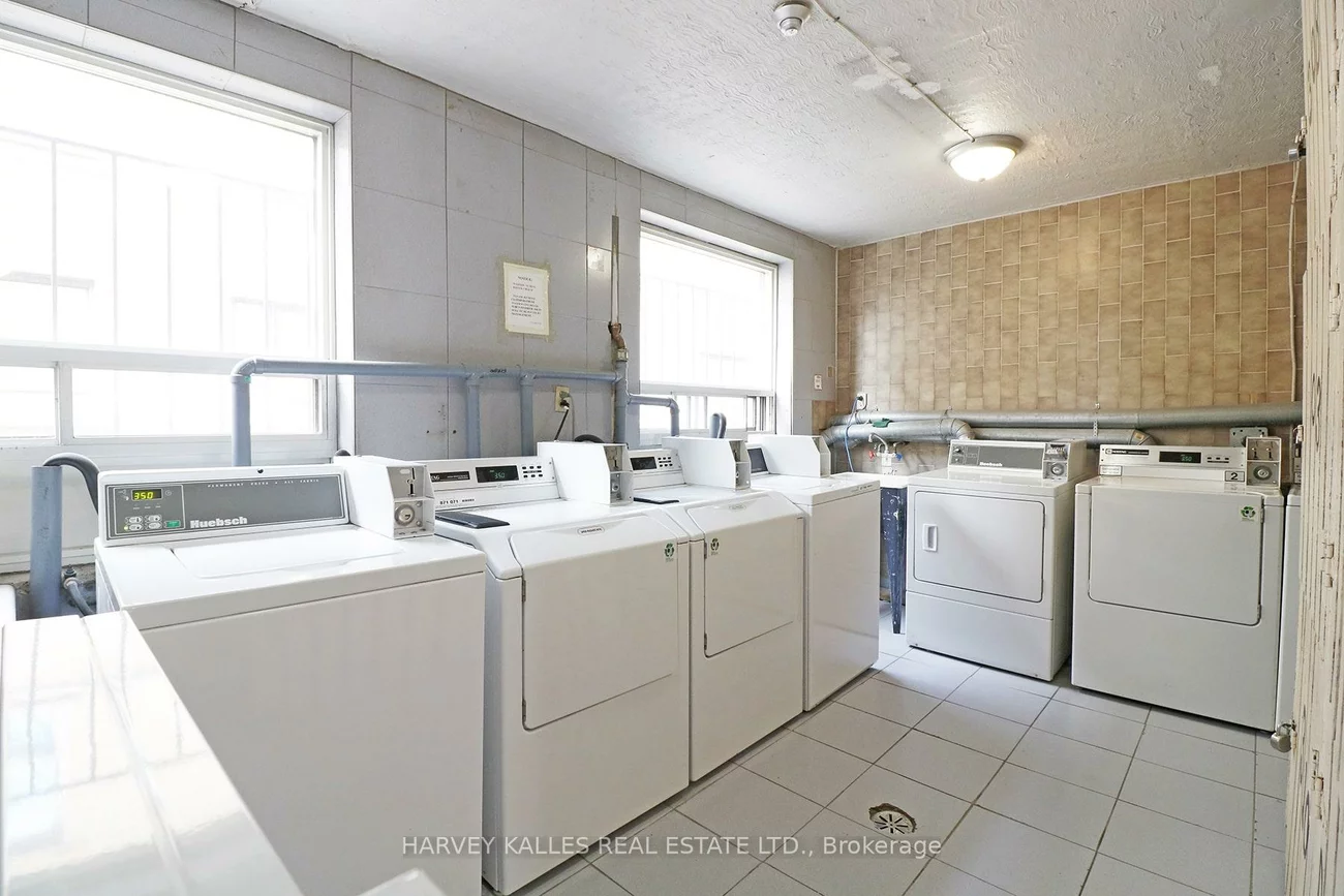 500, Gilbert, Caledonia-Fairbank, Toronto