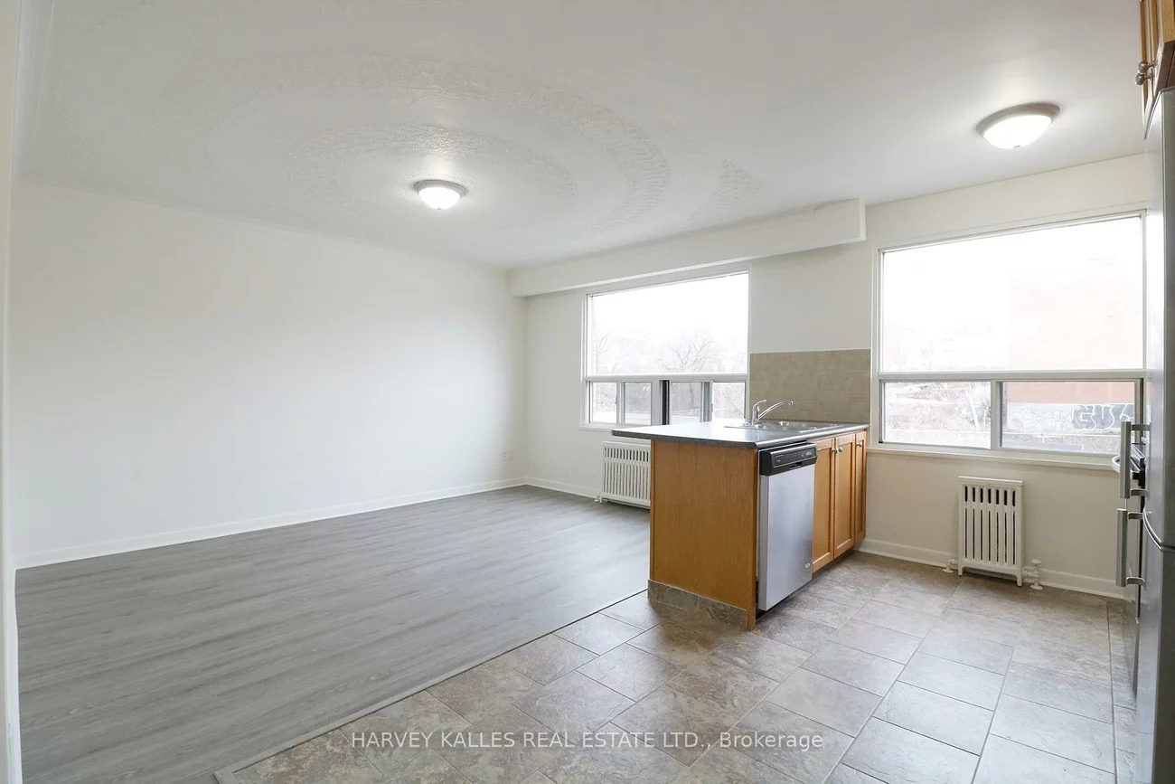 500, Gilbert, Caledonia-Fairbank, Toronto