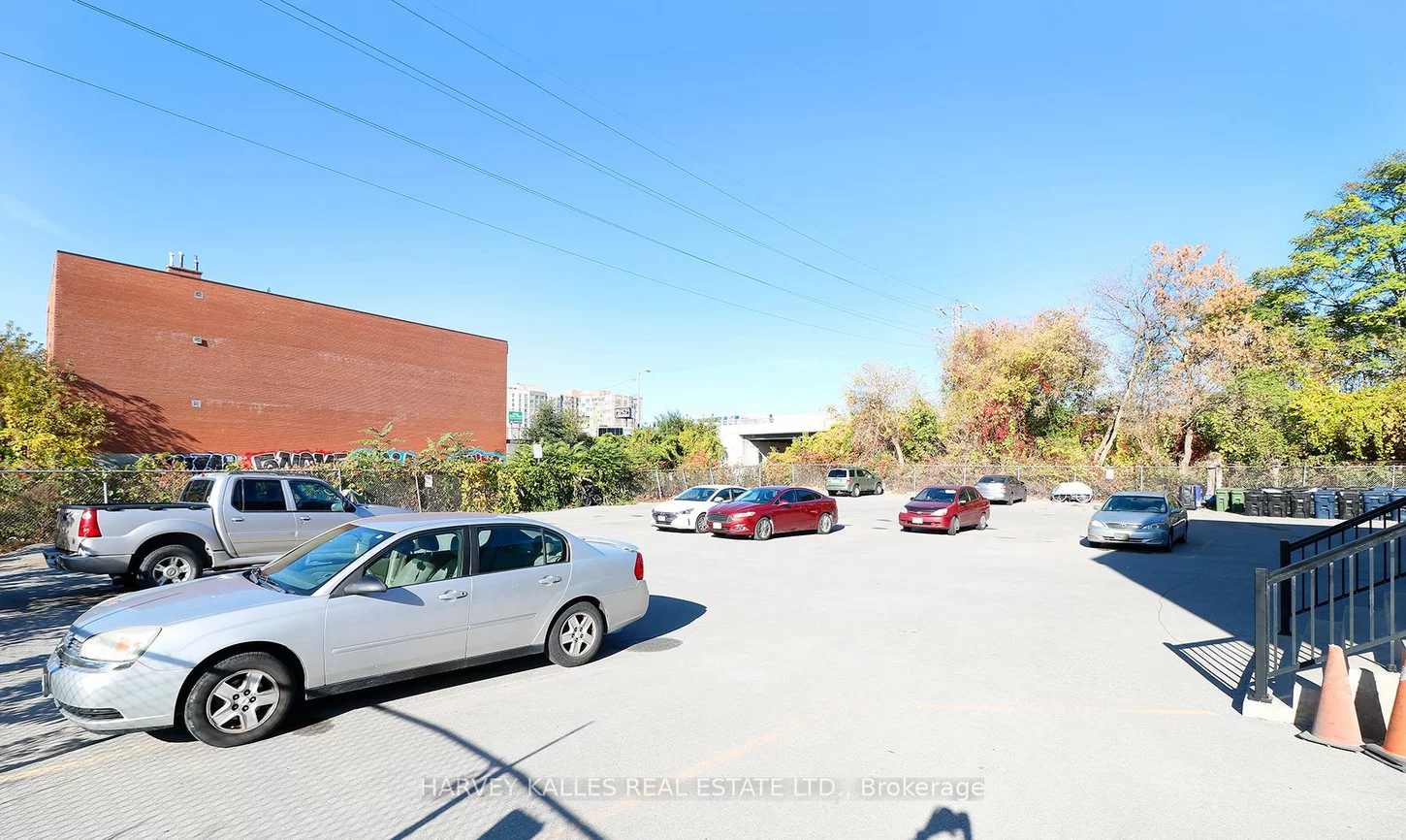 500, Gilbert, Caledonia-Fairbank, Toronto