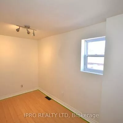 501, Silverthorne, Caledonia-Fairbank, Toronto