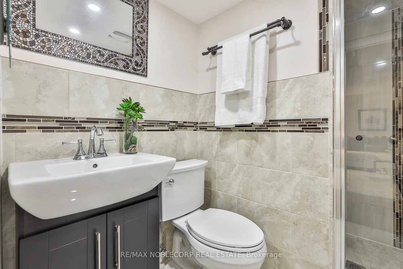 16, Little, Briar Hill-Belgravia, Toronto