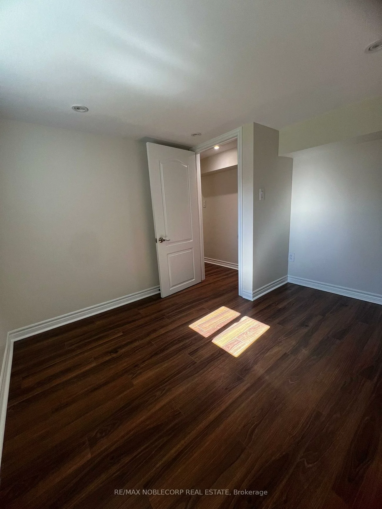 16, Little, Briar Hill-Belgravia, Toronto